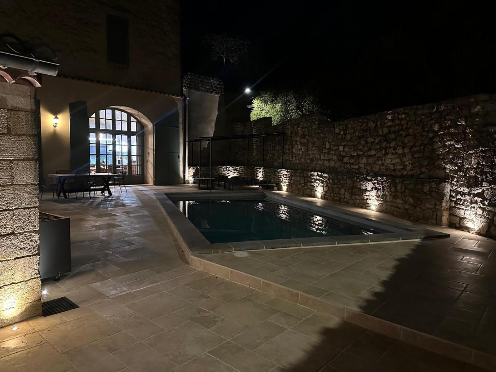 Appartement Avec Piscine Privee Dans Residence Pour 6 Personnes Uzès المظهر الخارجي الصورة